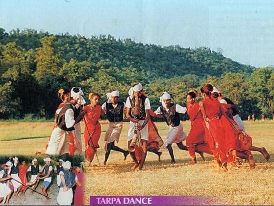 adivasis-warlis-village-dance